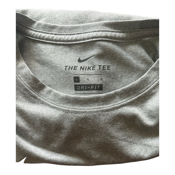 Nike Tee - Dri-Fit - Youth Large - Picture 3 of 3